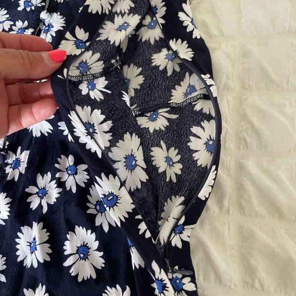 GAP Daisy Button down  V-Neck Mini Sundress - Picture 7 of 8